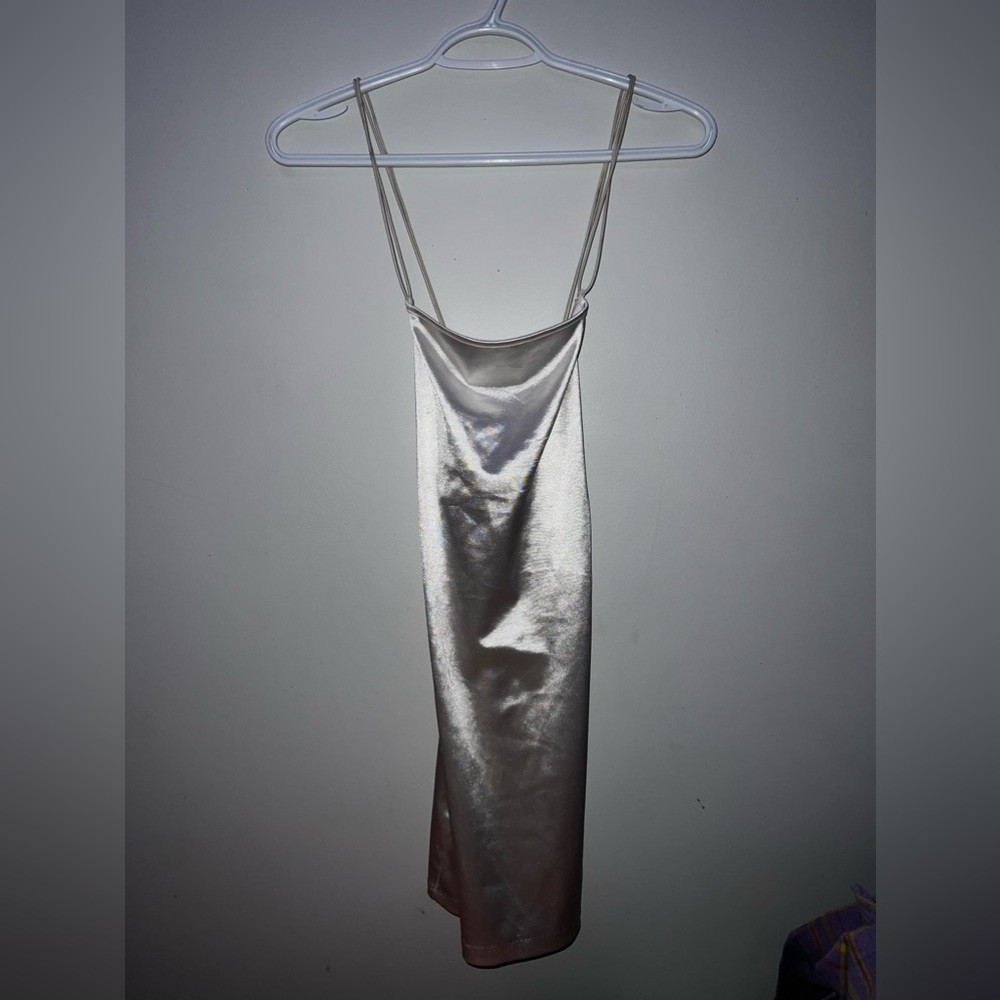 gorgeous chic and sexy dress with open back/size xs/never wear